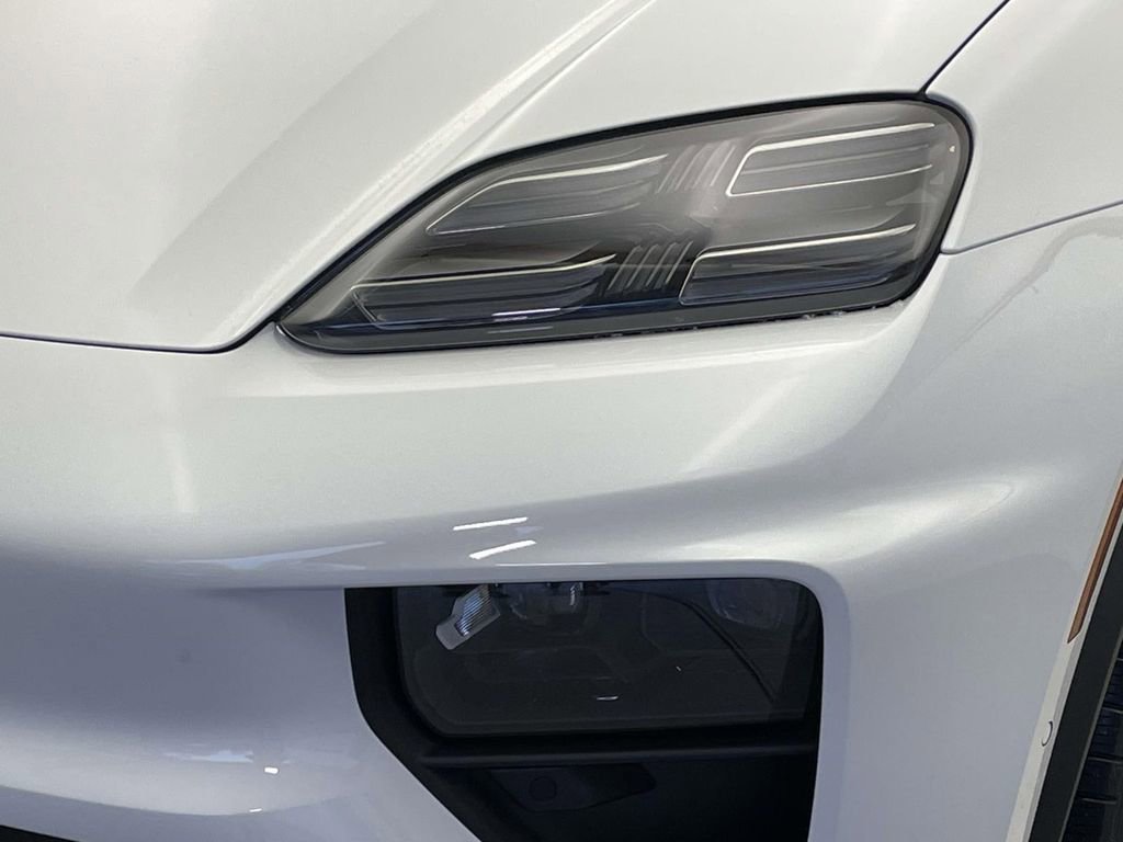 New 2025 Porsche Macan 4S Electric image 15