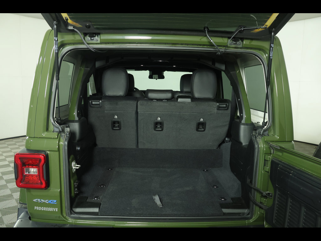 Used 2024 Jeep Wrangler Unlimited Sahara w/ Dual Top Group AWD/4WD image 15