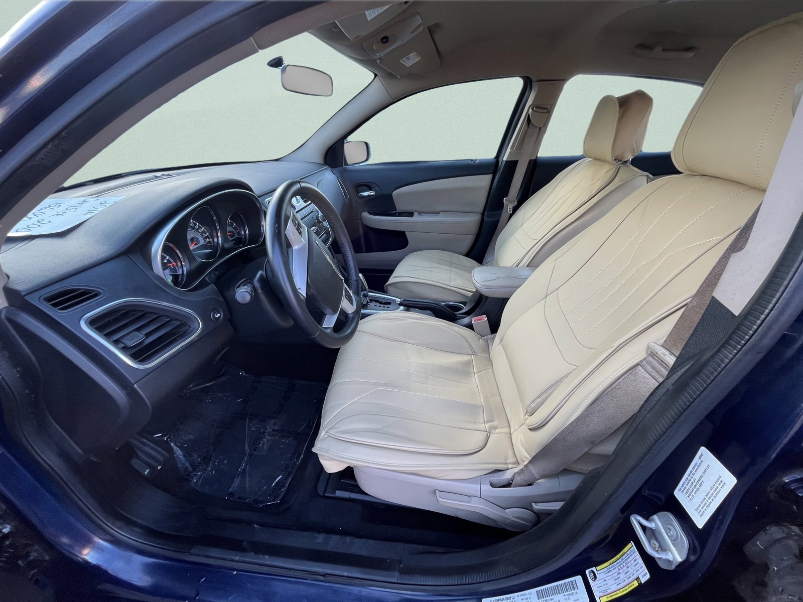 Used 2014 Chrysler 200 Touring image 9