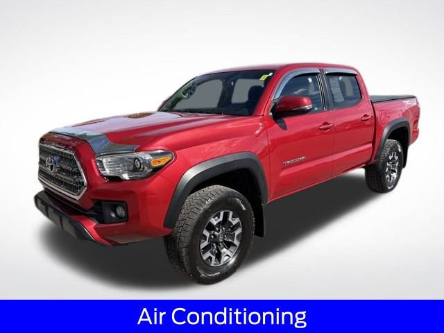 Used 2017 Toyota Tacoma TRD Off-Road image 3