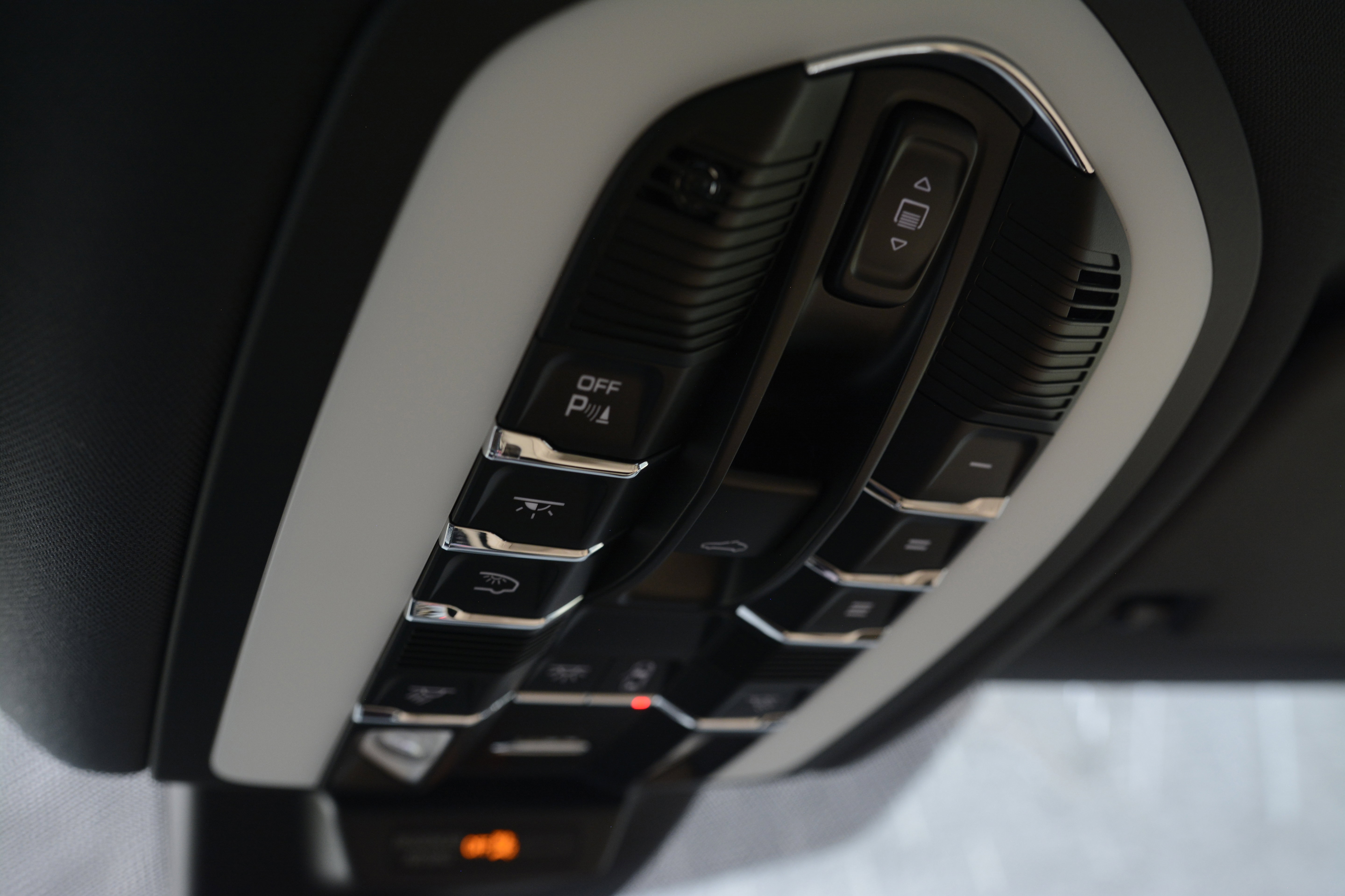 Certified 2026 Porsche Macan AWD/4WD image 20