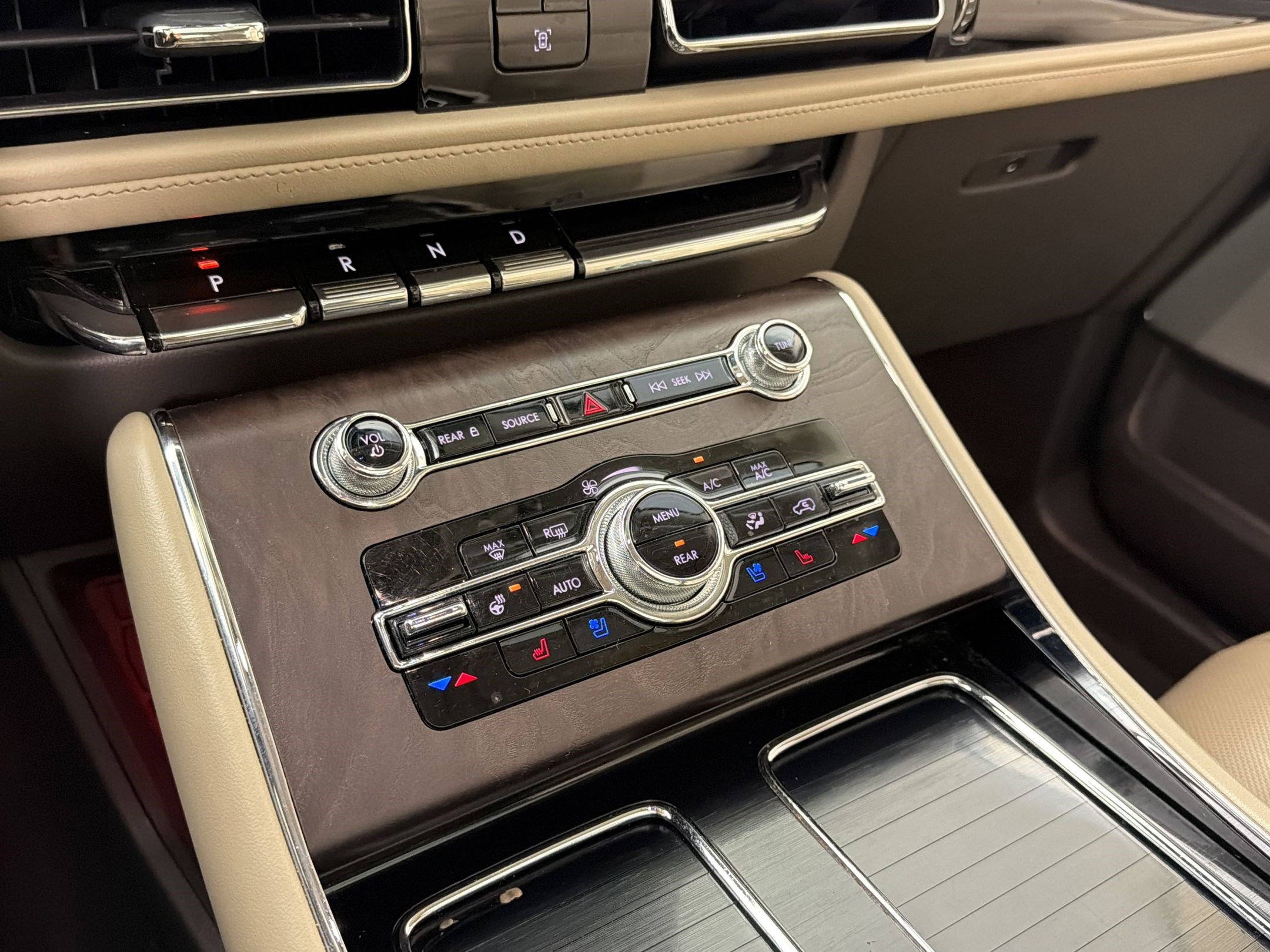 Used 2021 Lincoln Aviator Reserve w/ Equipment Group 210A image 25