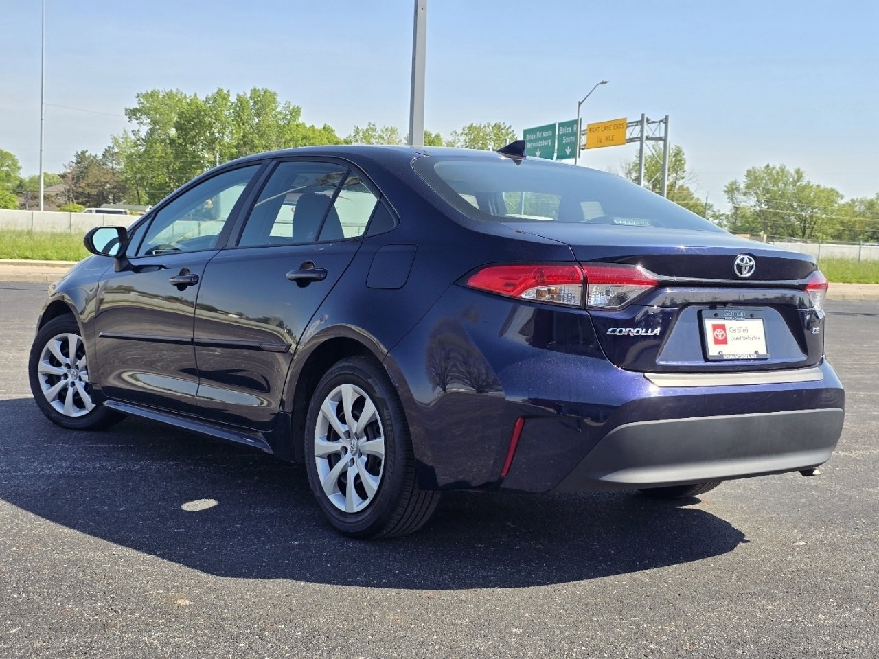 Used 2024 Toyota Corolla LE FWD image 11