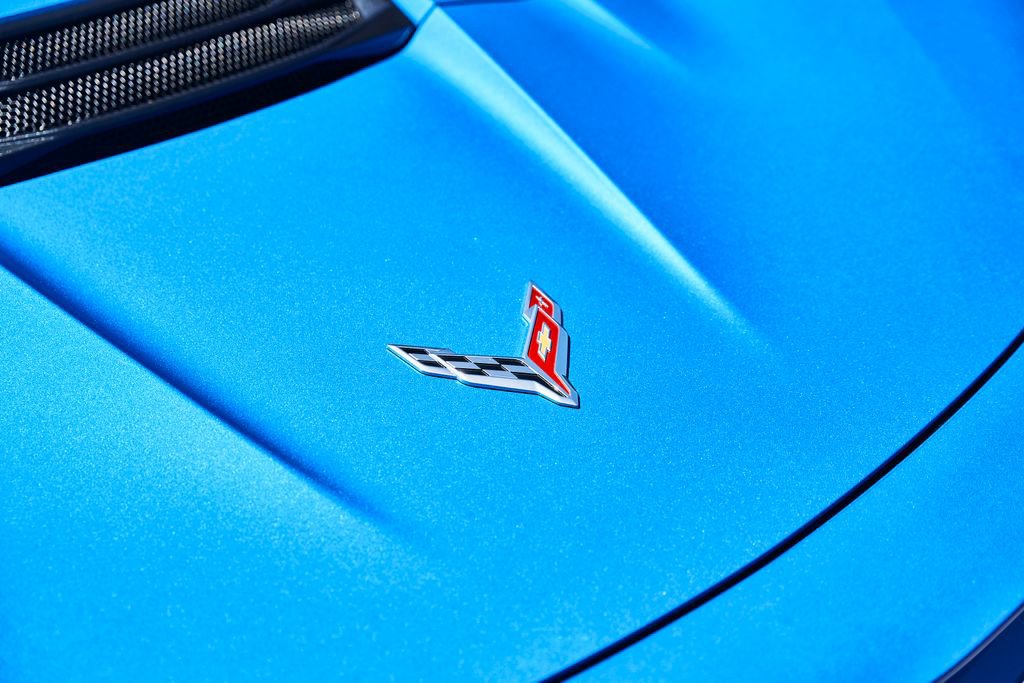 Used 2025 Chevrolet Corvette Z06 w/ Chrome Exterior Badge Package RWD image 12