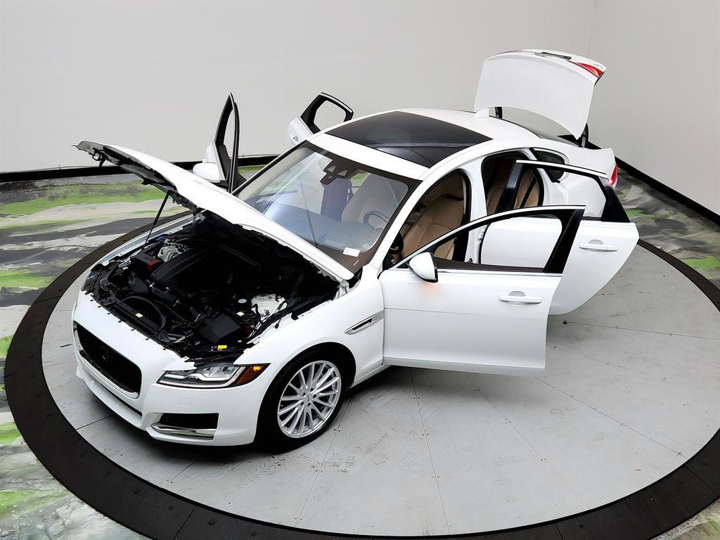 Used 2020 Jaguar XF Prestige image 36