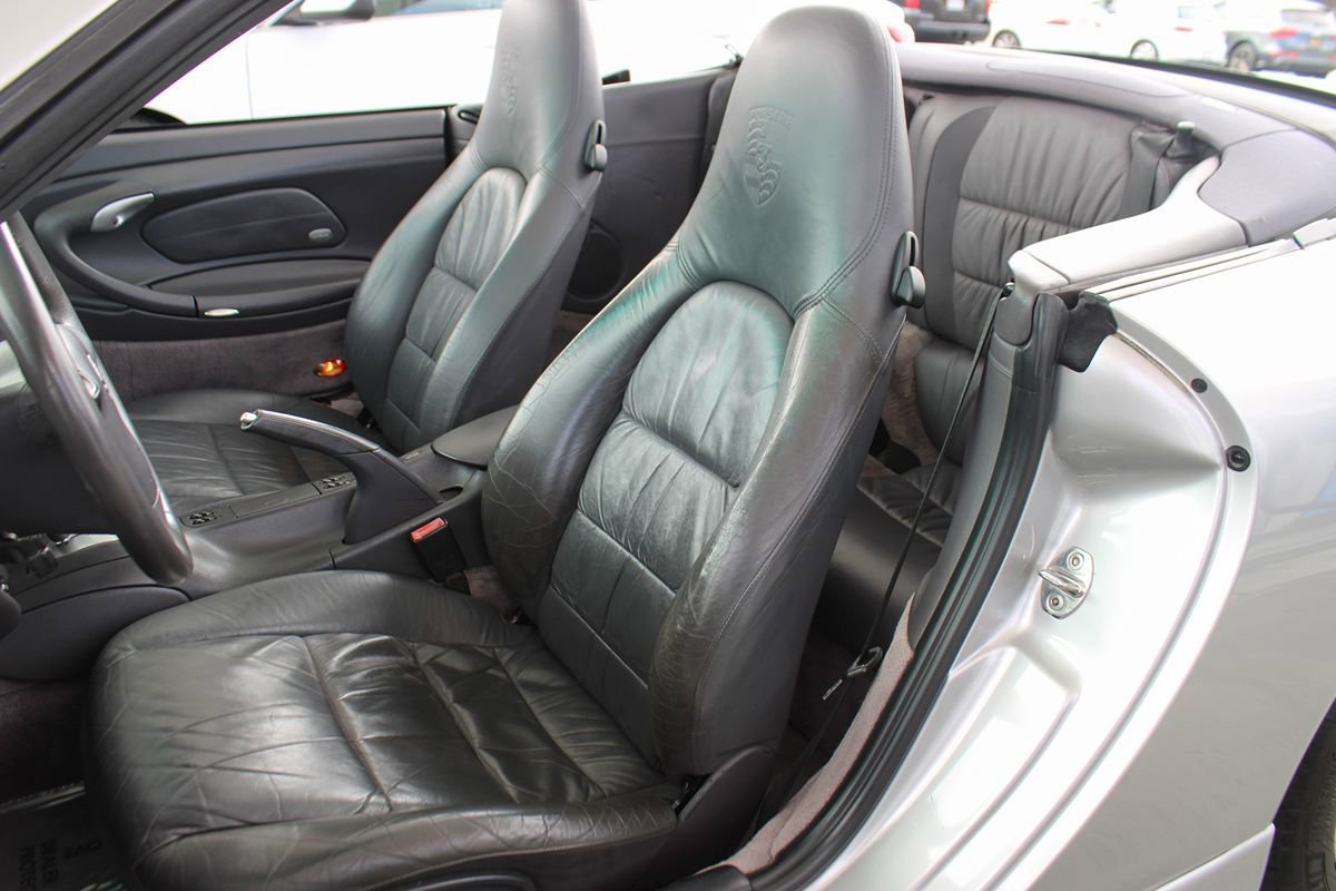 Used 2000 Porsche 911 Carrera 4 AWD/4WD image 18
