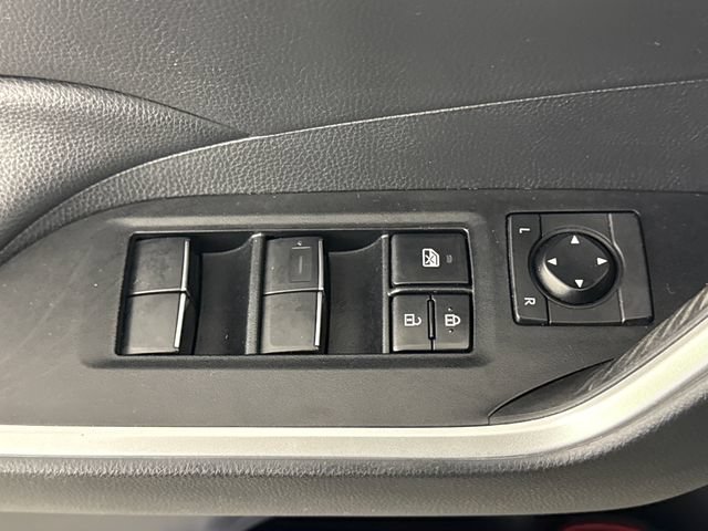 Used 2020 Toyota RAV4 XLE Premium AWD/4WD image 30
