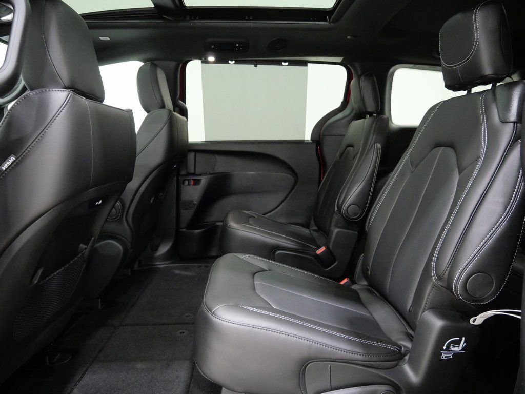 New 2026 Chrysler Pacifica Select image 24