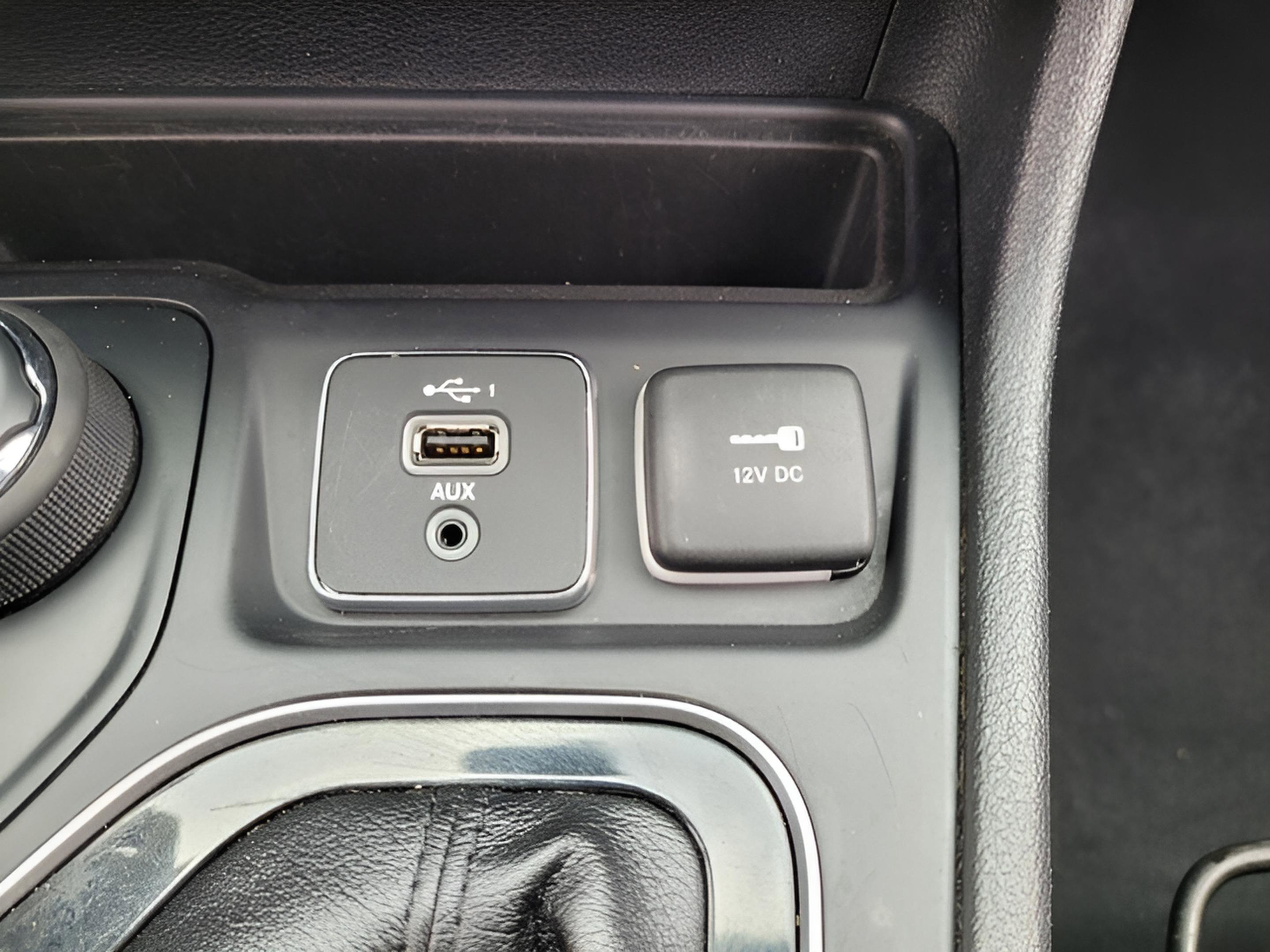 Used 2020 Jeep Cherokee Latitude Plus image 20