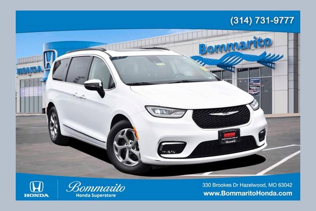 Used 2023 Chrysler Pacifica Limited FWD image 1