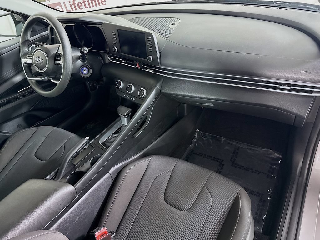 Certified 2023 Hyundai Elantra SE FWD image 30