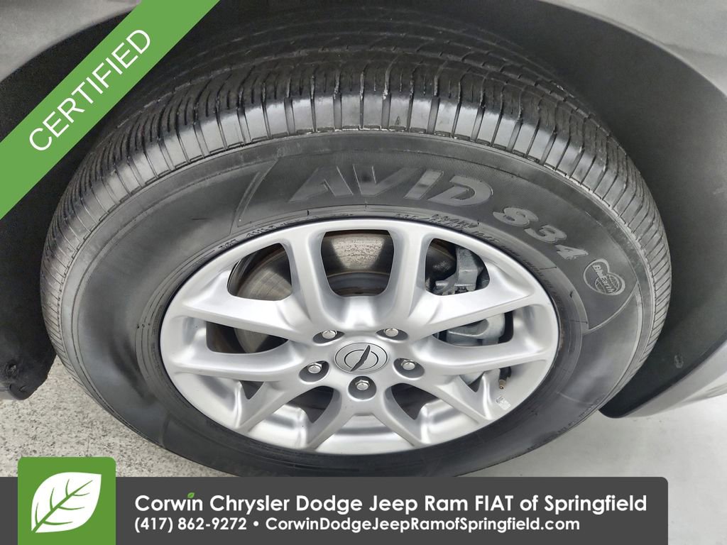 Certified 2023 Chrysler Pacifica Touring-L image 34