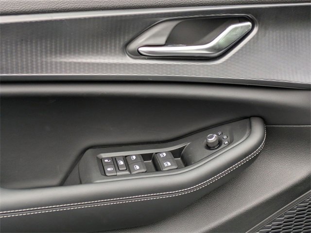 New 2025 Jeep Grand Cherokee Altitude image 13