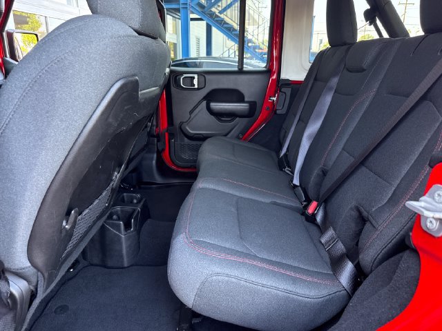 Used 2025 Jeep Wrangler Unlimited Rubicon w/ Convenience Group AWD/4WD image 25