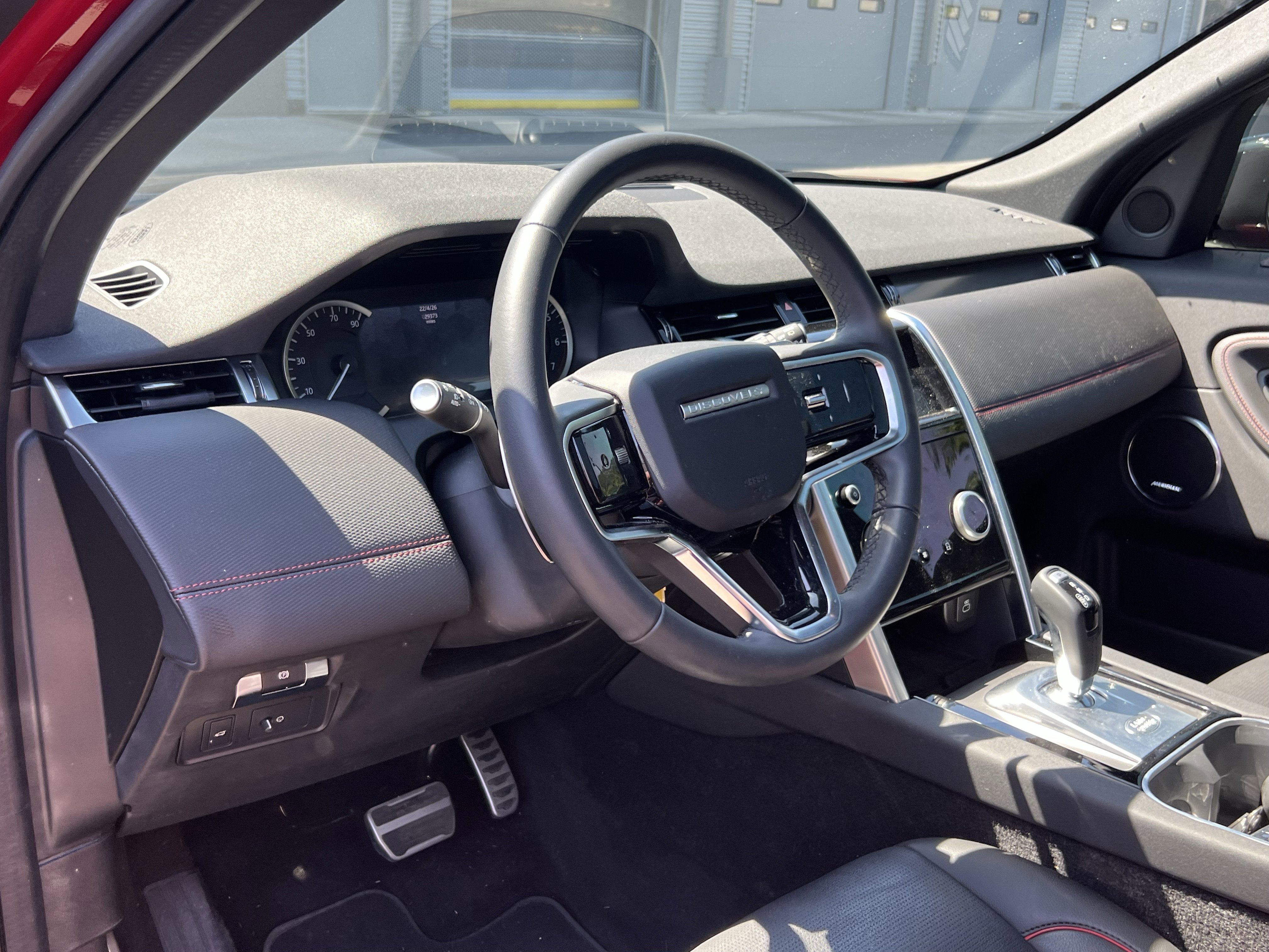 Used 2023 Land Rover Discovery Sport SE R-Dynamic image 19