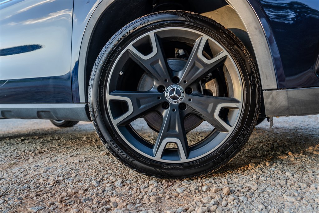 Used 2018 Mercedes-Benz GLA 250 4MATIC w/ Premium Package image 13