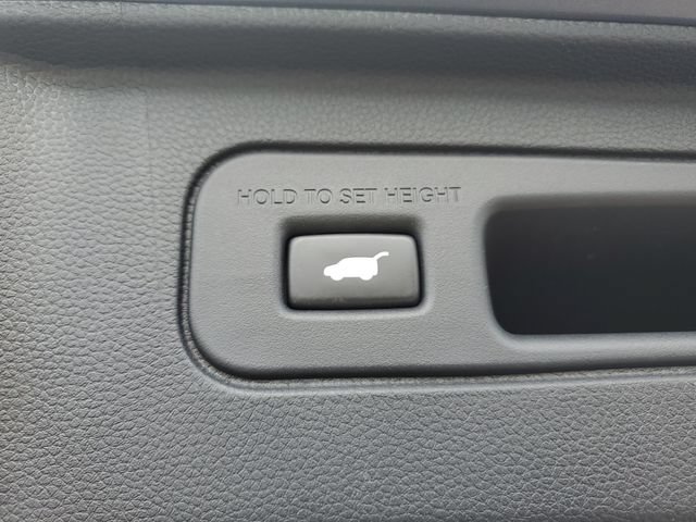 Certified 2025 Honda Pilot Black Edition image 10