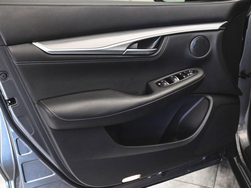 Used 2023 INFINITI QX55 Luxe w/ Cargo Package image 8