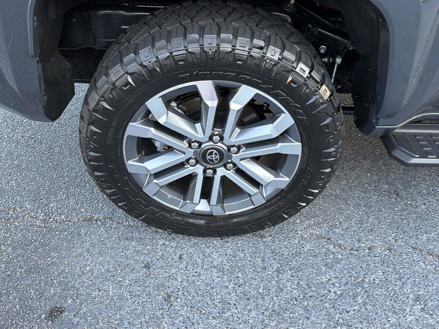 Used 2025 Toyota 4Runner Limited AWD/4WD image 40