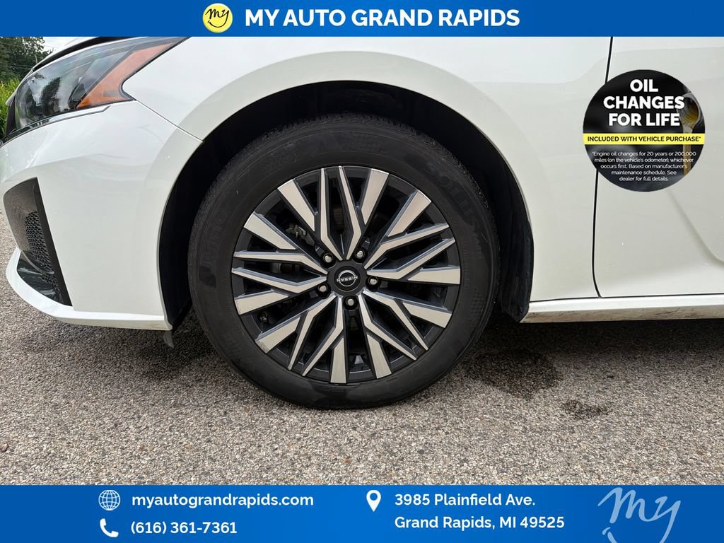 Used 2025 Nissan Altima 2.5 SV FWD image 29