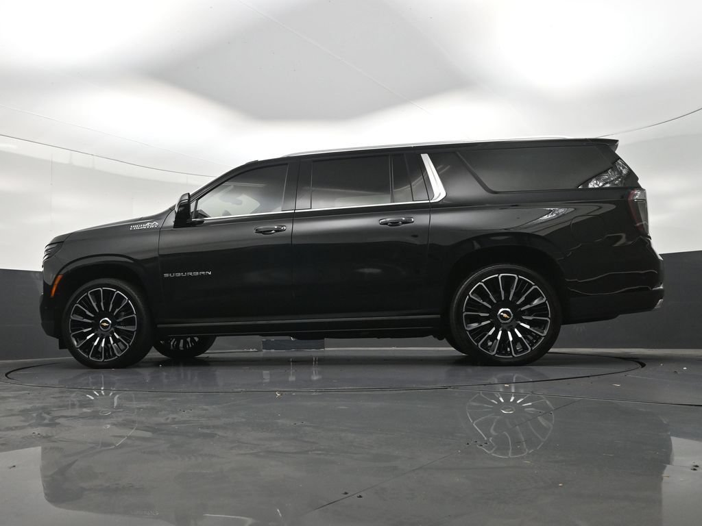 Used 2026 Chevrolet Suburban High Country AWD/4WD image 26
