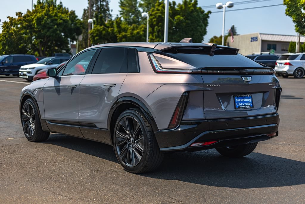 Used 2024 Cadillac Lyriq Sport AWD/4WD image 9