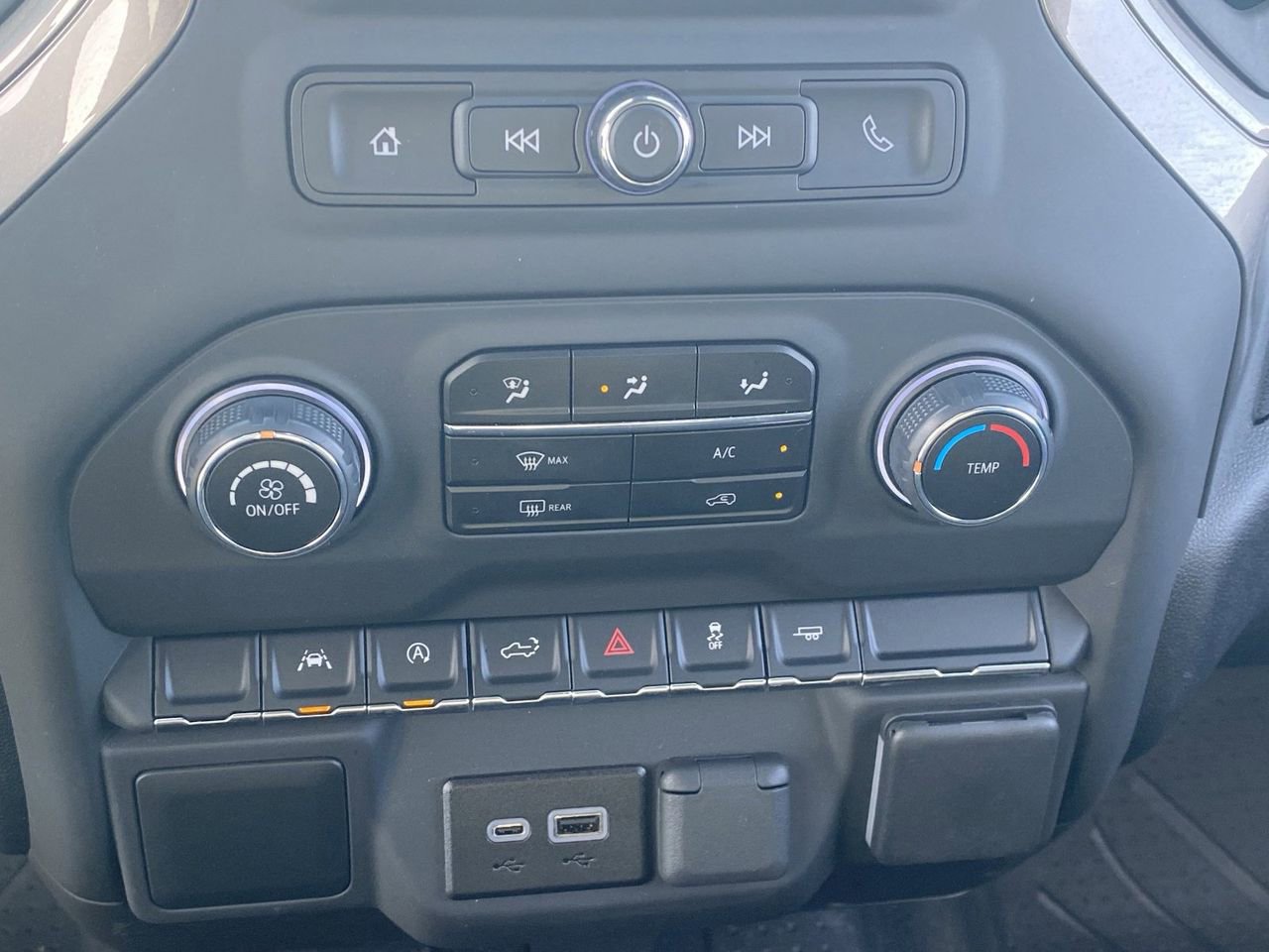 Used 2025 Chevrolet Silverado 1500 Custom image 25