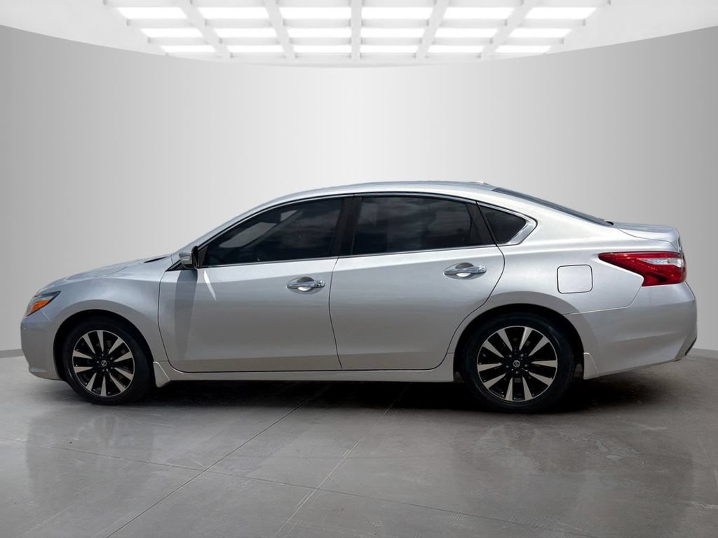 Used 2017 Nissan Altima 2.5 SV w/ Convenience Package FWD image 6