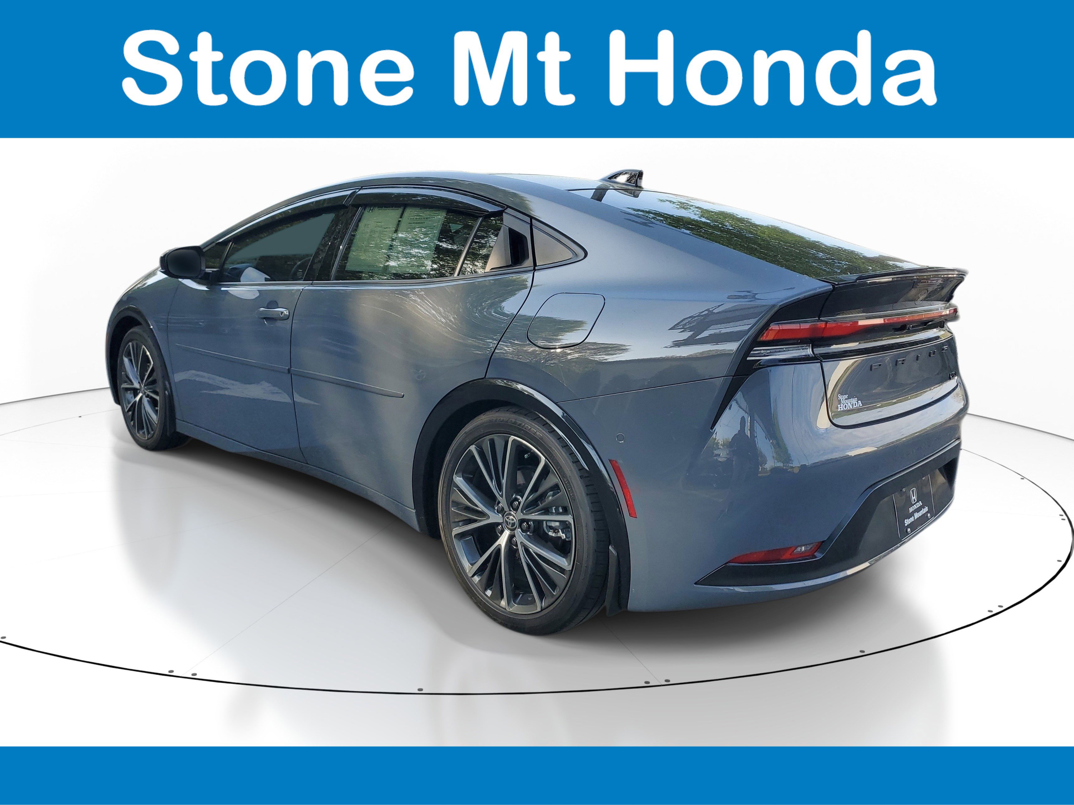 Used 2026 Toyota Prius Limited w/ Limited Premium Package image 4