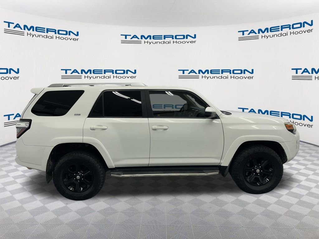 Used 2018 Toyota 4Runner SR5 AWD/4WD image 6