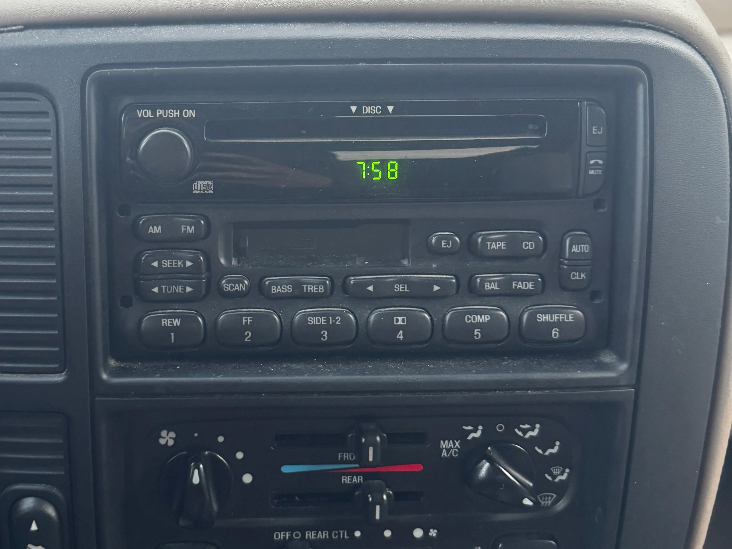 Used 2002 Ford Windstar SE FWD image 14