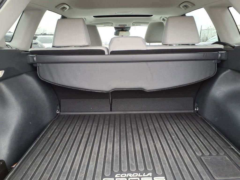 Used 2025 Toyota Corolla Cross LE w/ Moonroof Package image 21