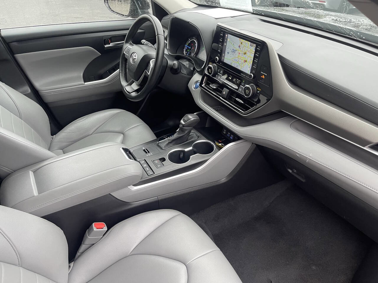 Used 2022 Toyota Highlander XLE image 14