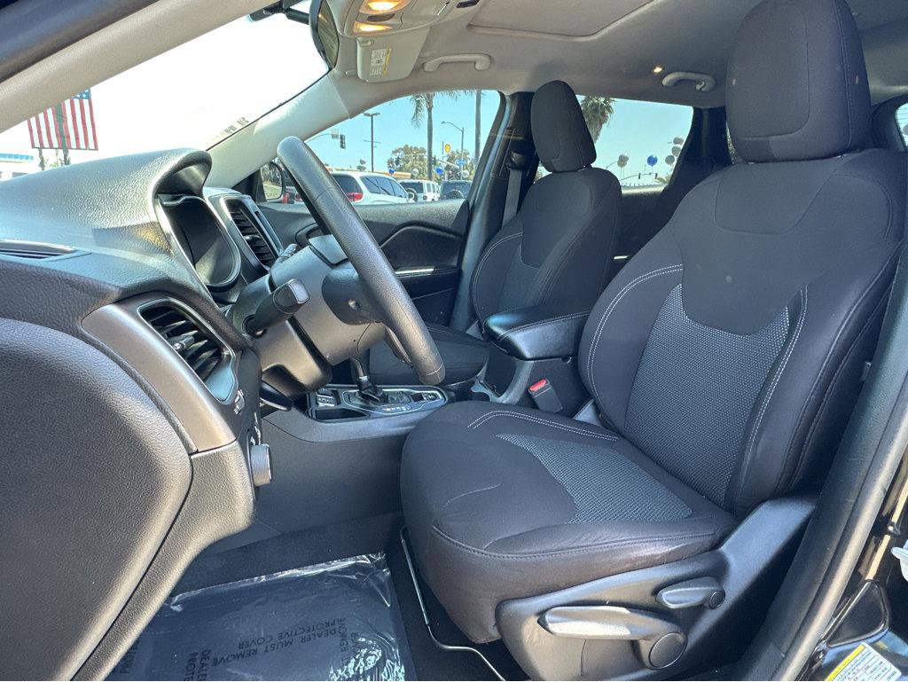 Used 2020 Jeep Cherokee Latitude FWD image 8