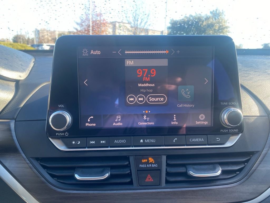 Used 2024 Nissan Altima 2.5 SV image 21