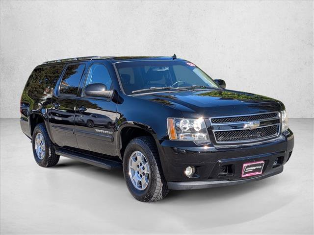 Used 2008 Chevrolet Suburban LT image 3
