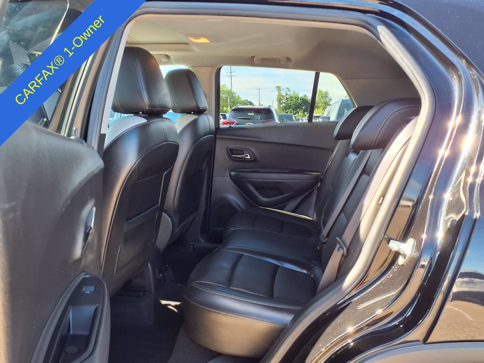 Used 2018 Chevrolet Trax Premier w/ Midnight Edition AWD/4WD image 13