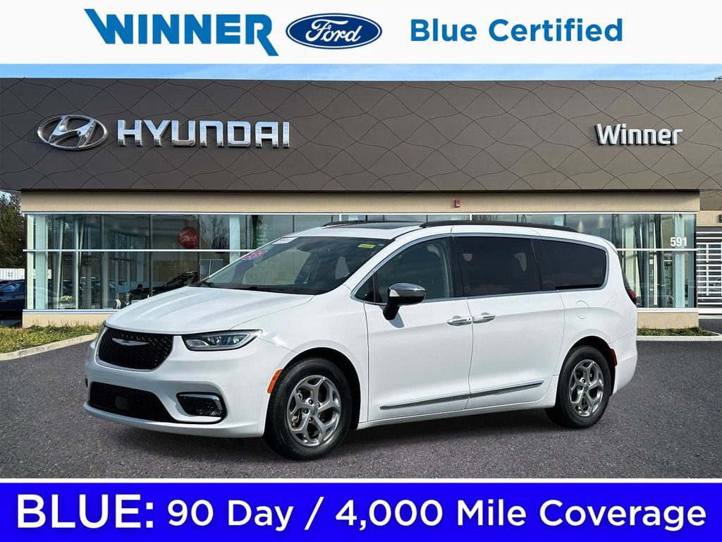 Used 2023 Chrysler Pacifica Limited FWD image 1