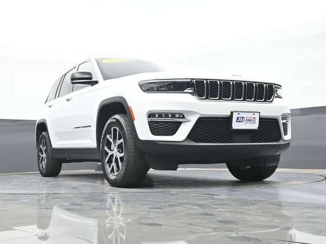 Used 2024 Jeep Grand Cherokee Limited w/ Trailer Tow Package AWD/4WD image 53