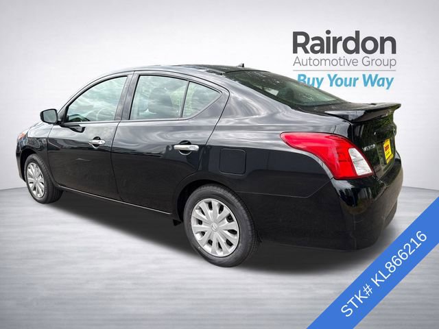 Used 2019 Nissan Versa SV FWD image 4