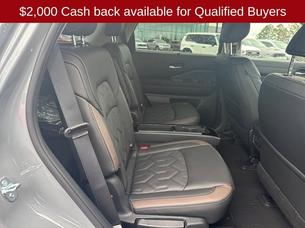 New 2026 Nissan Pathfinder Platinum image 42