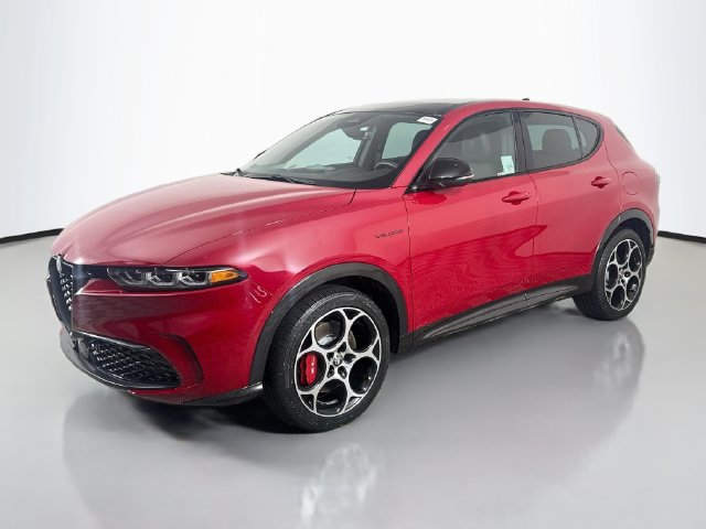 Used 2024 Alfa Romeo Tonale Veloce w/ Premium Interior Package AWD/4WD image 4