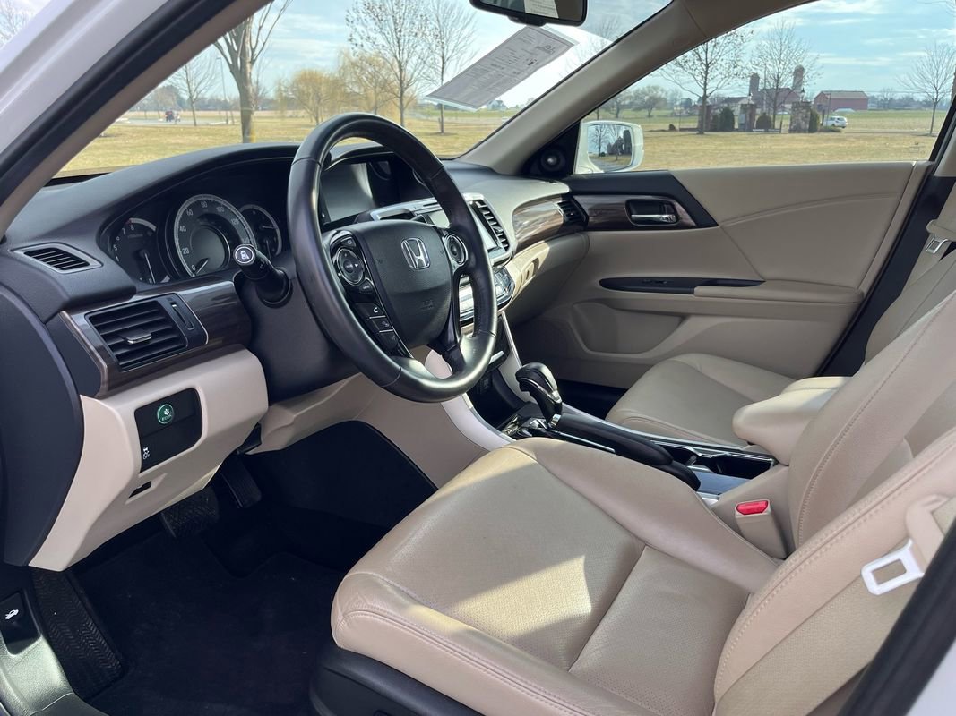 Used 2017 Honda Accord EX-L image 10