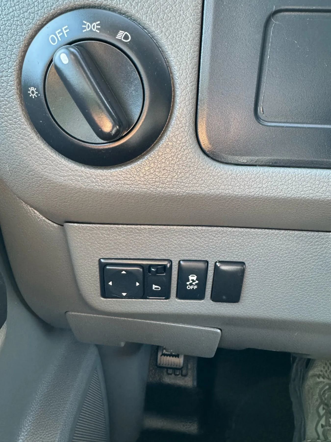 Used 2020 Nissan NV 2500 SV w/ Navigation Package image 36