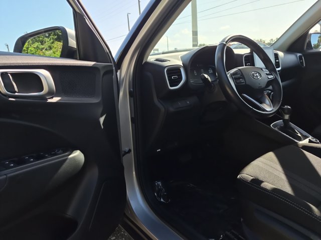 Used 2026 Hyundai Venue SEL FWD image 11
