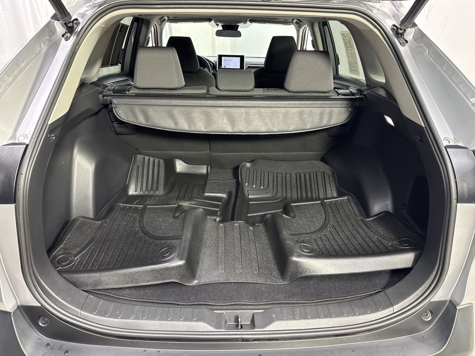 Used 2023 Toyota RAV4 XLE w/ Convenience Package AWD/4WD image 38