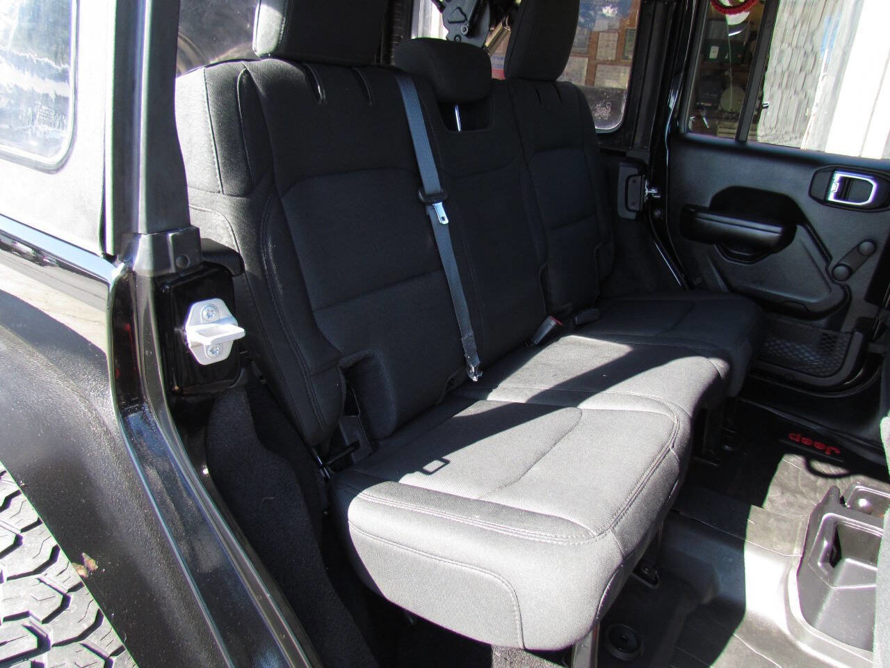 Used 2021 Jeep Wrangler Unlimited Sport image 16