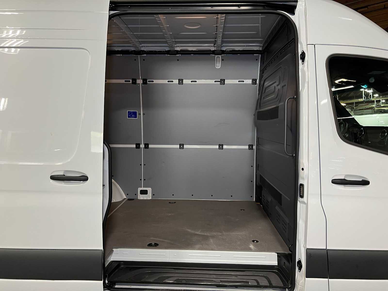 Used 2025 Mercedes-Benz Sprinter 2500 image 12