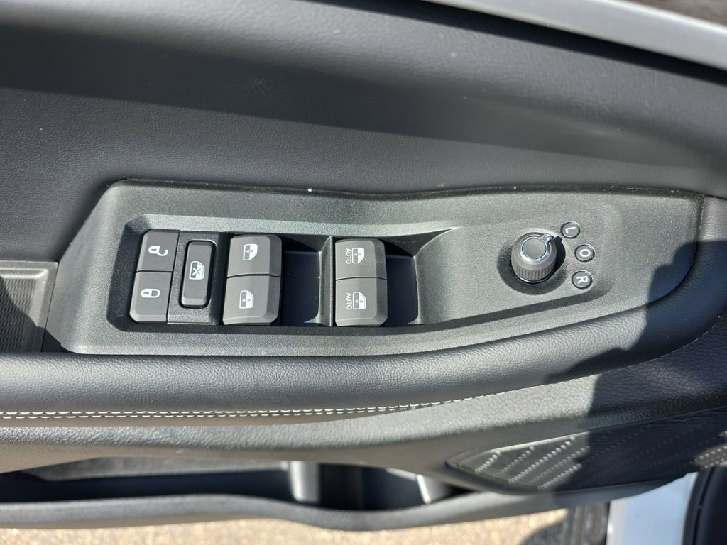 New 2026 Jeep Grand Cherokee Altitude image 28