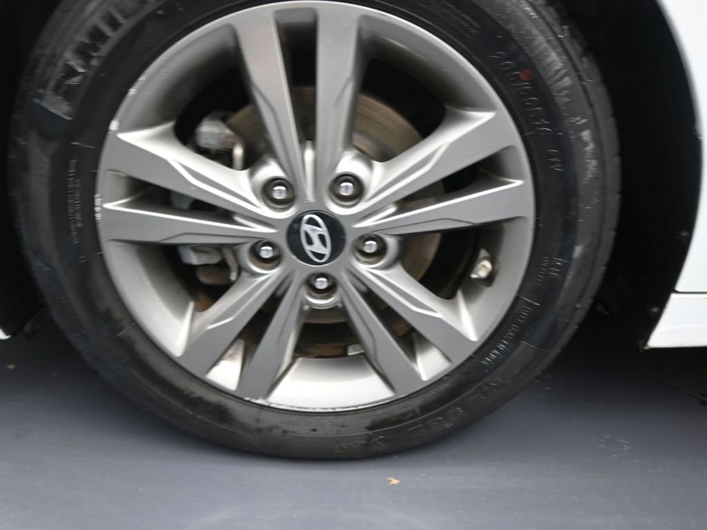 Used 2018 Hyundai Elantra SEL image 15